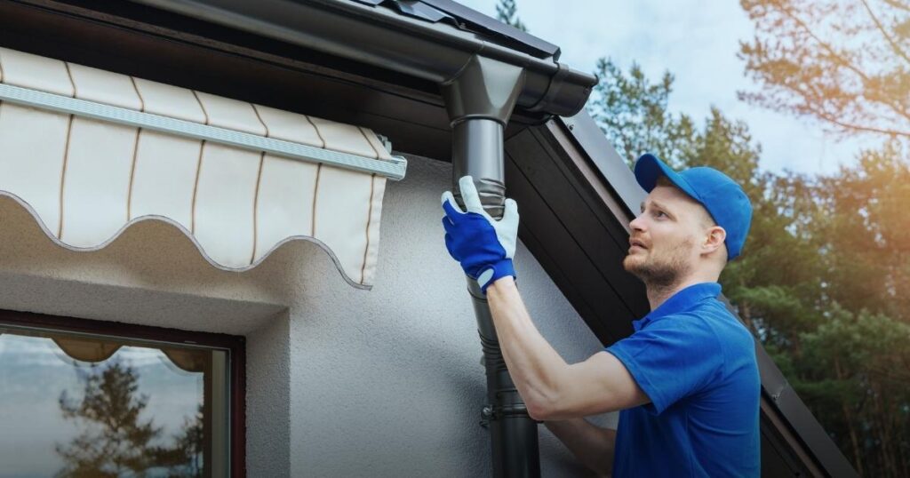 When to Call a Professional for Gutter Cleaning